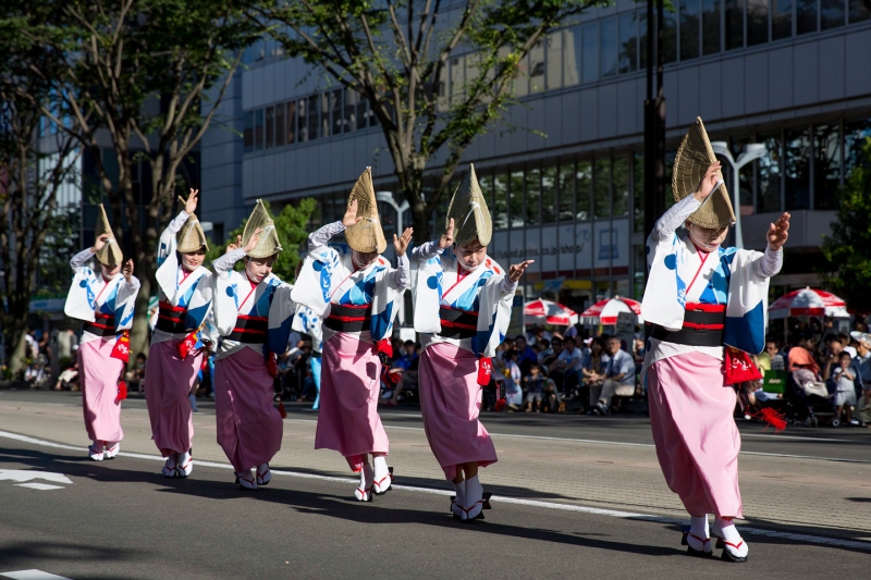 日本三大盆踊りの「阿波踊り」の演舞も開催される